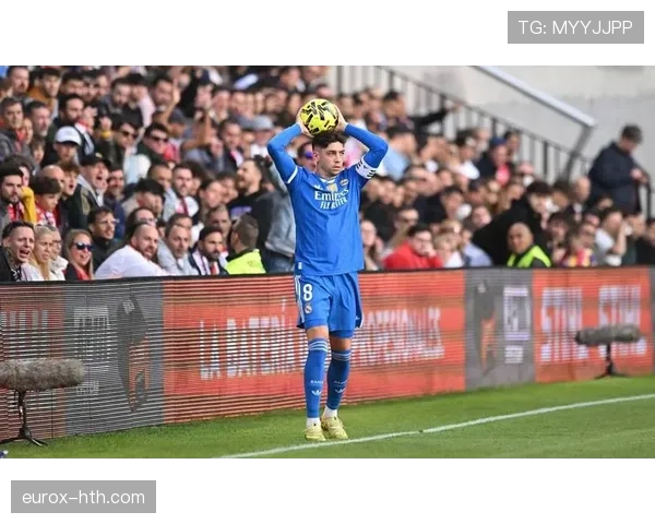 巴尔韦德领衔乌拉圭中场,出色表现助力球队晋级美洲杯四强