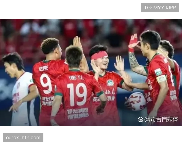 广州队逆境突围保级成功 球迷共同庆祝赛季喜悦展望美好未来 广州队逆境突围保级成功 球迷共同庆祝赛季喜悦展望美好未来