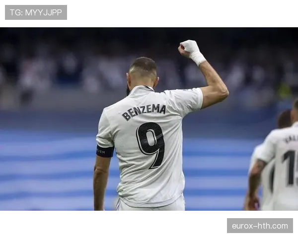 本泽马离开皇马决策评估：战术角色与团队转型适配性