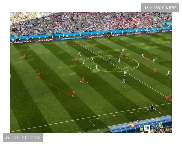 德布劳内无球跑动与后插上进攻解析