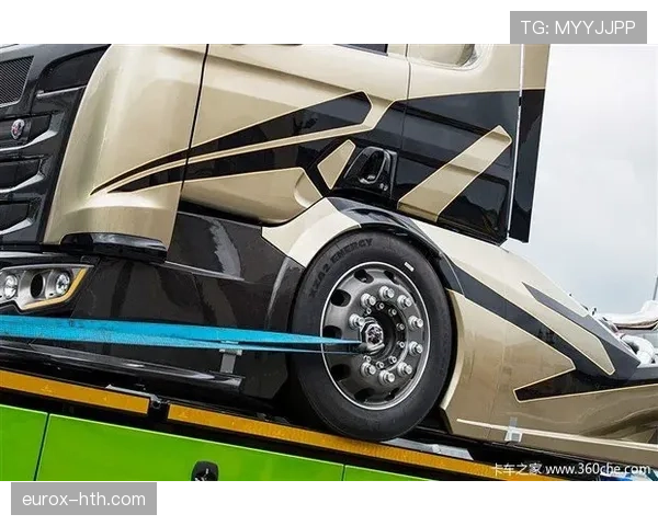 拉菲尼亚训练完顺手买了辆限量超跑，说是为了“代步”